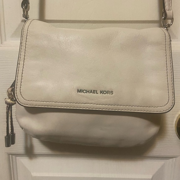 Michael Kors CreamCrossbody Bag - Picture 1 of 6